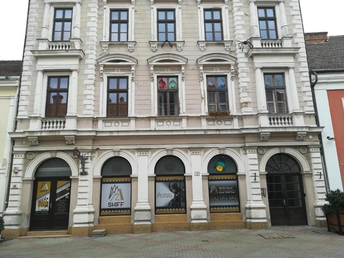 Pécs sétaló utcájában 6 személyes 3 szobás lakás Apartman Kültér fotó